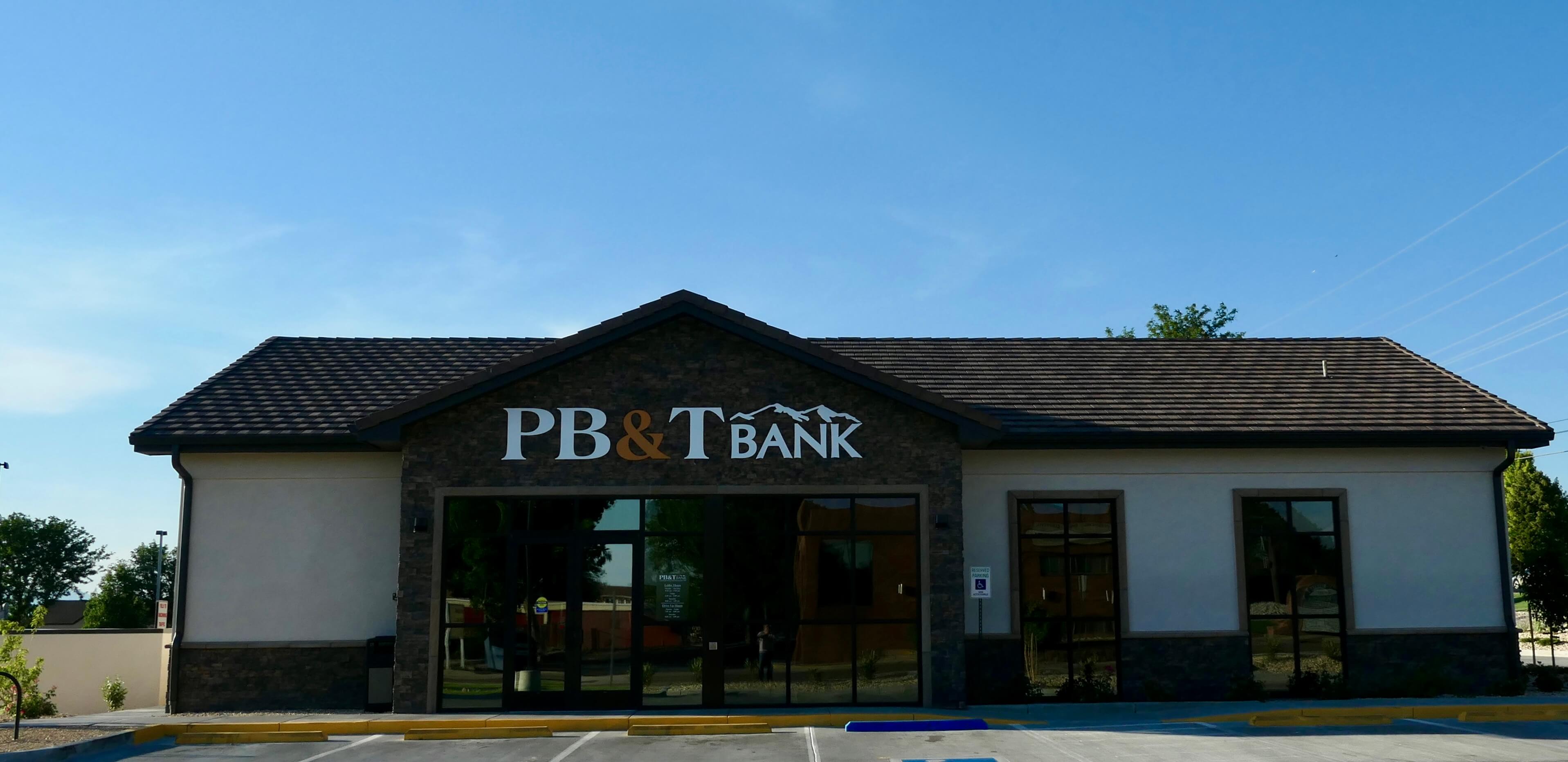 colorado bank and trust pueblo hours